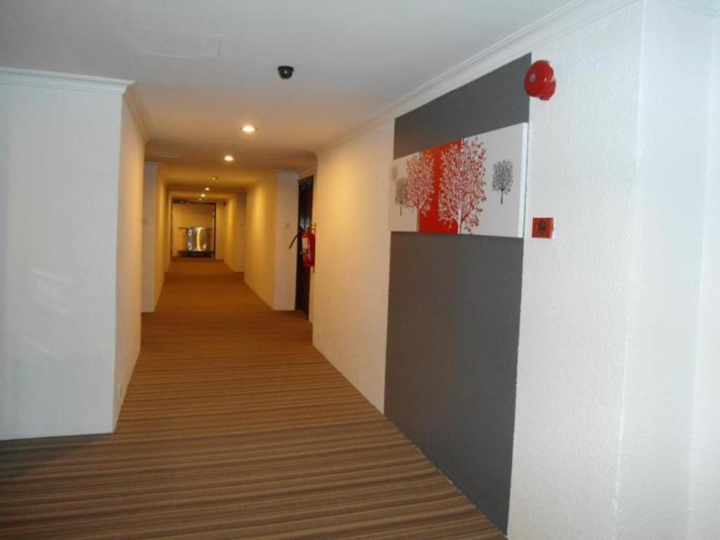 Regent Hotel Bintulu Esterno foto