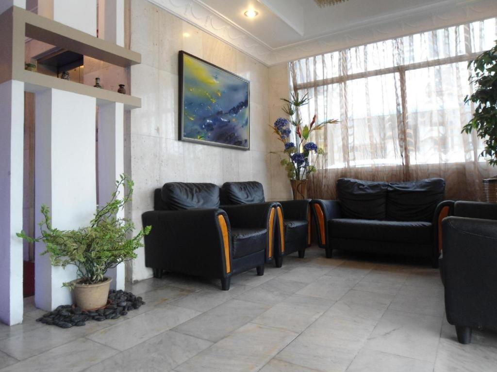 Regent Hotel Bintulu Esterno foto