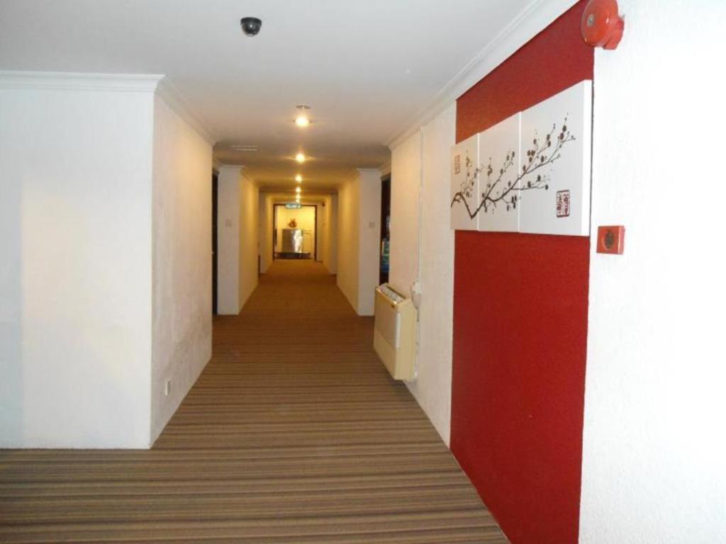 Regent Hotel Bintulu Esterno foto