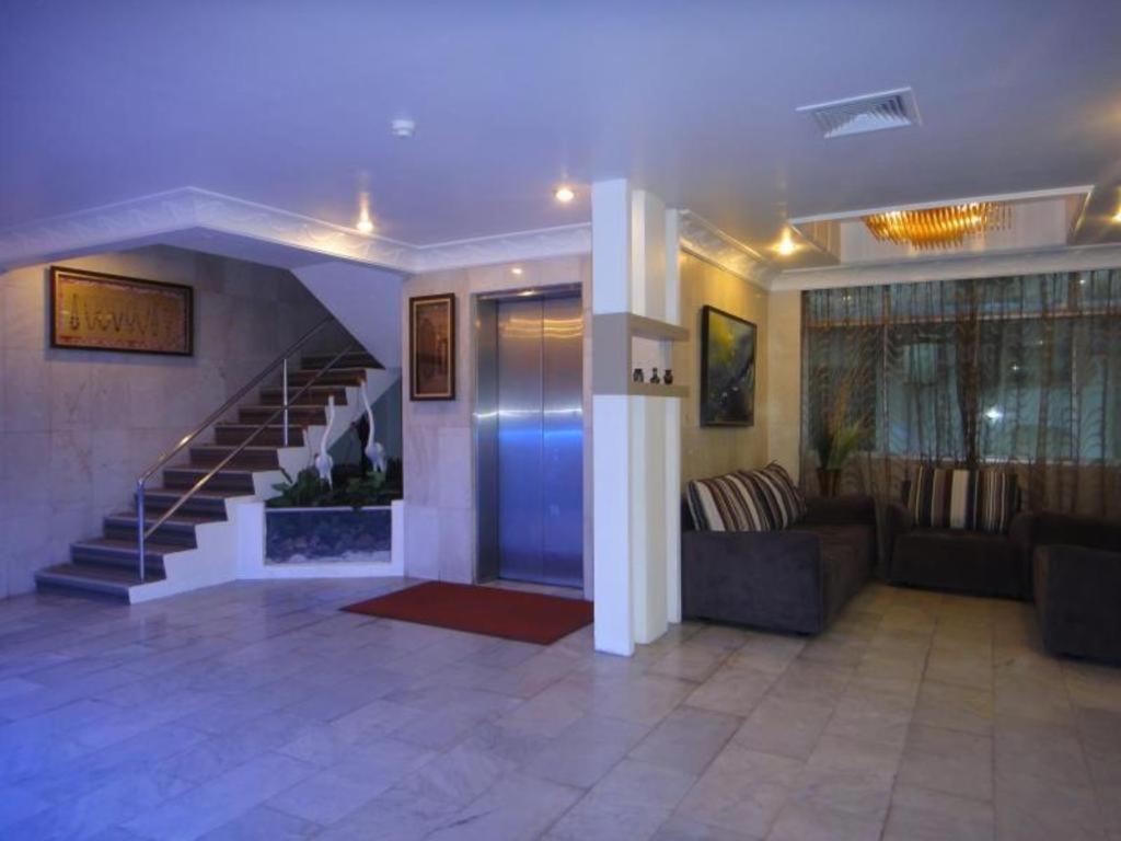 Regent Hotel Bintulu Esterno foto