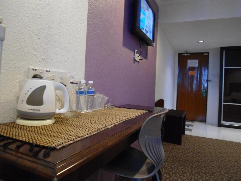 Regent Hotel Bintulu Esterno foto