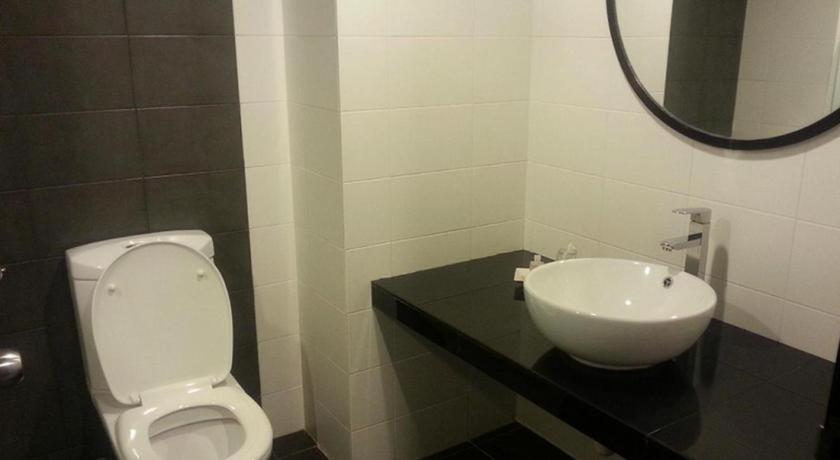 Regent Hotel Bintulu Esterno foto
