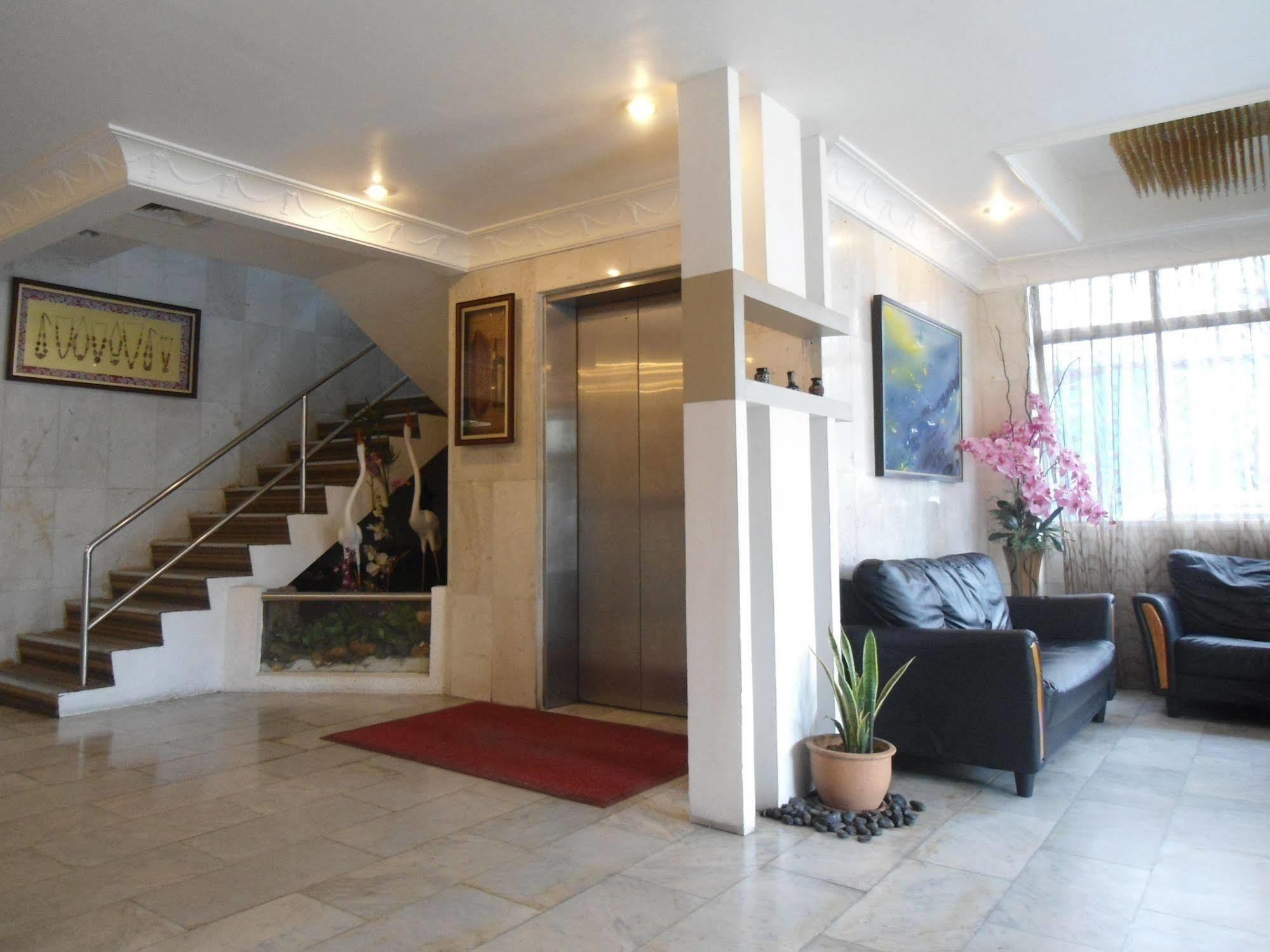 Regent Hotel Bintulu Esterno foto