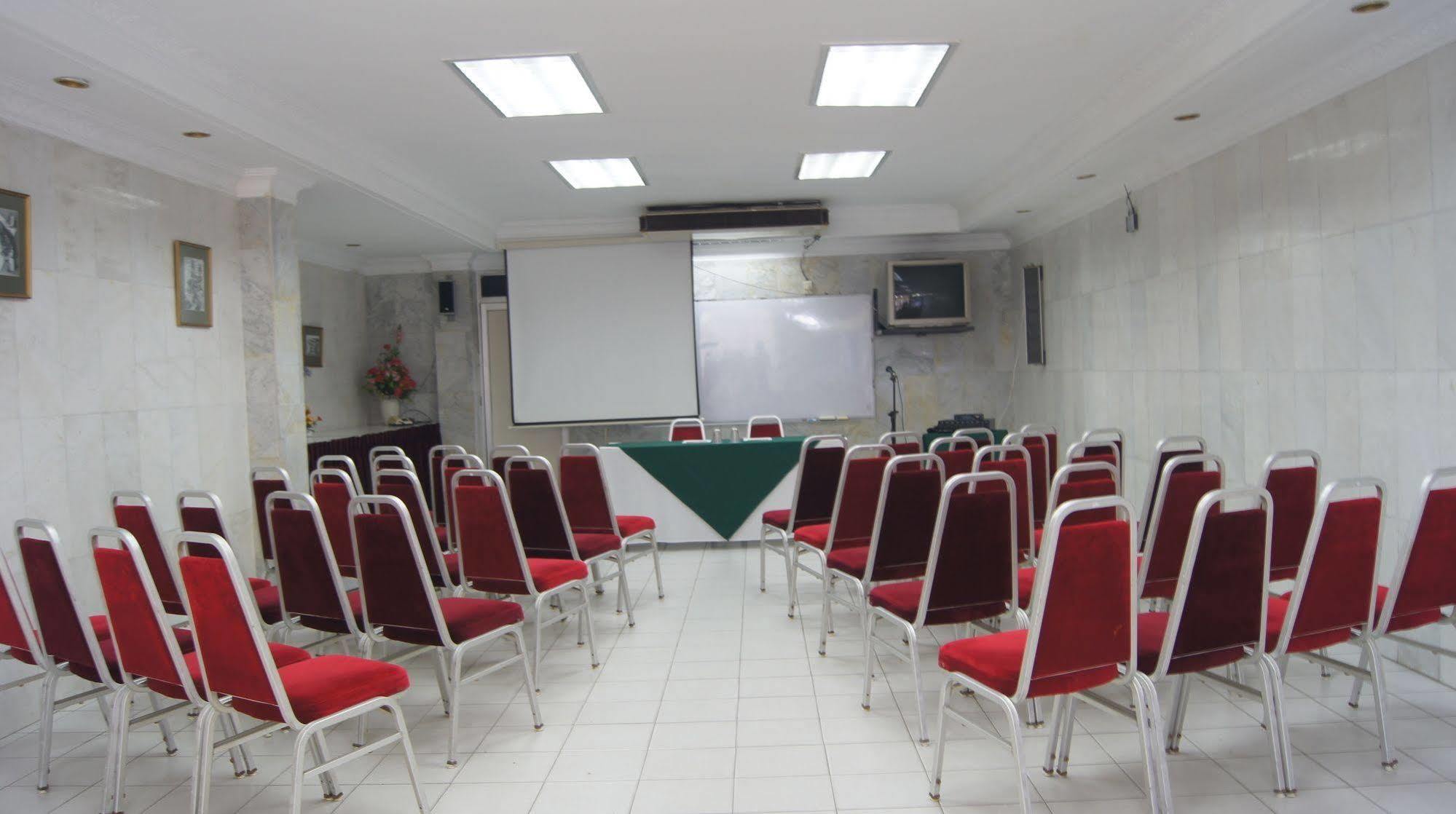 Regent Hotel Bintulu Esterno foto